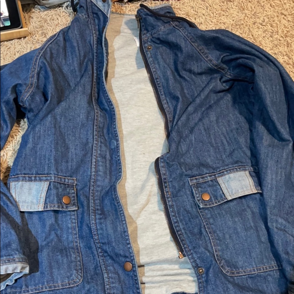 Forever 21 jean jacket with gray inside